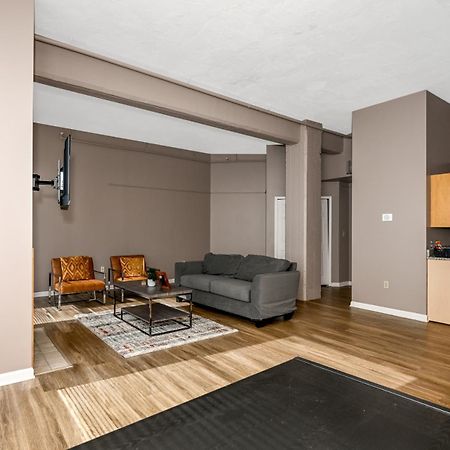 2 Bath Prkg+Gym+Sauna Perk Plaza +30 Day كليفلاند المظهر الخارجي الصورة