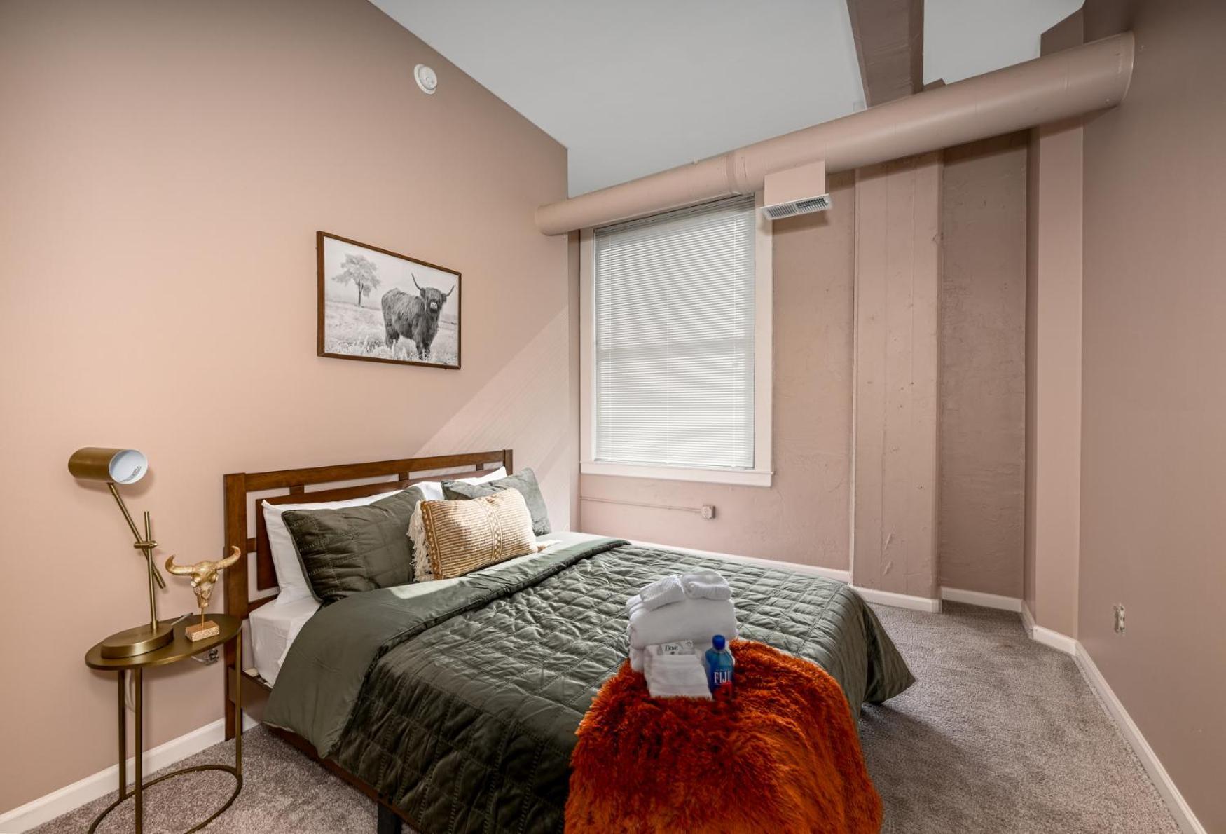 2 Bath Prkg+Gym+Sauna Perk Plaza +30 Day كليفلاند المظهر الخارجي الصورة