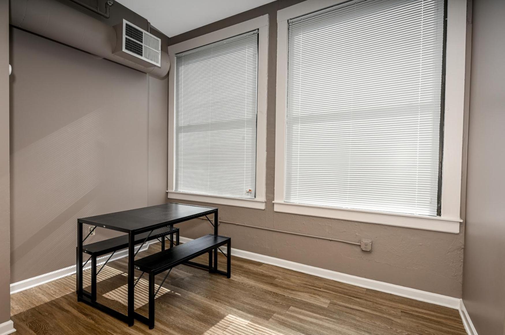 2 Bath Prkg+Gym+Sauna Perk Plaza +30 Day كليفلاند المظهر الخارجي الصورة