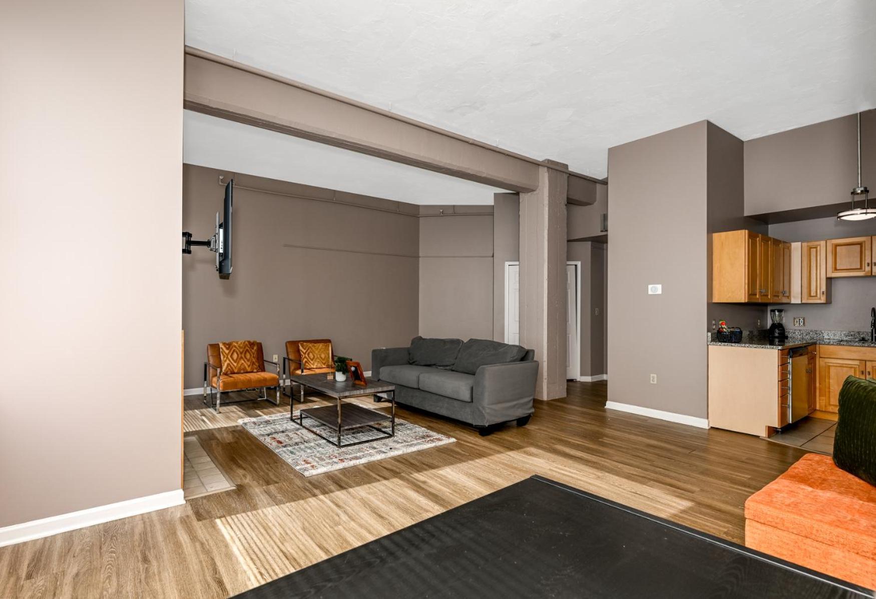 2 Bath Prkg+Gym+Sauna Perk Plaza +30 Day كليفلاند المظهر الخارجي الصورة