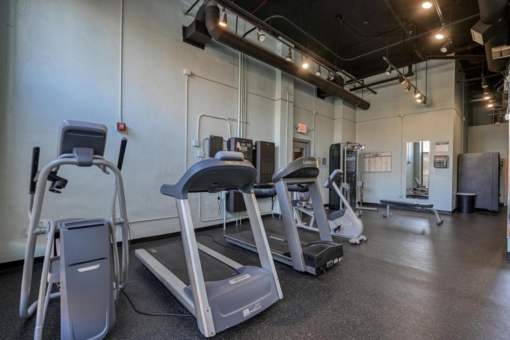 2 Bath Prkg+Gym+Sauna Perk Plaza +30 Day كليفلاند المظهر الخارجي الصورة