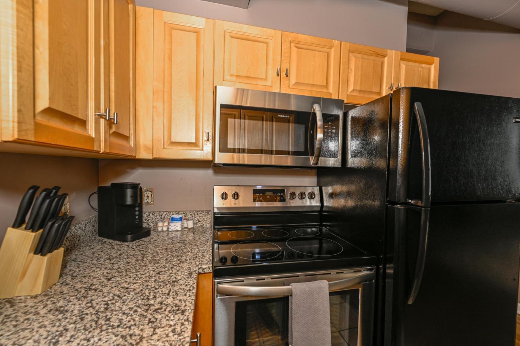 2 Bath Prkg+Gym+Sauna Perk Plaza +30 Day كليفلاند المظهر الخارجي الصورة
